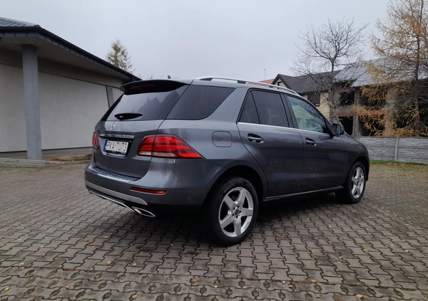 Mercedes-Benz GLE cena 141000 przebieg: 126000, rok produkcji 2017 z Tarczyn małe 56